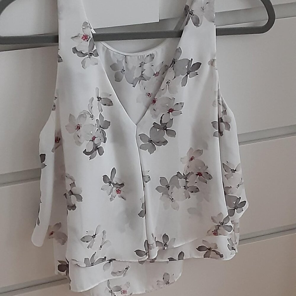 Zara Layered Floral top - S - Picture 3 of 4